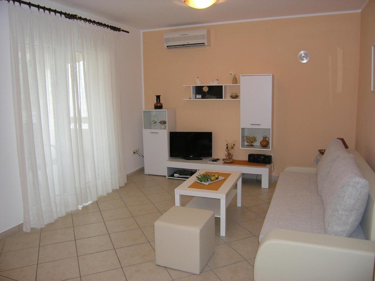 Apartments Biljana For Relaxing Holidays In Baska Exterior photo